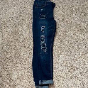 Distressed skinny jeans
